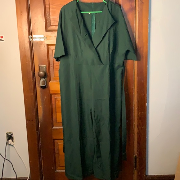 Hunter Green Jumpsuit. 1XL